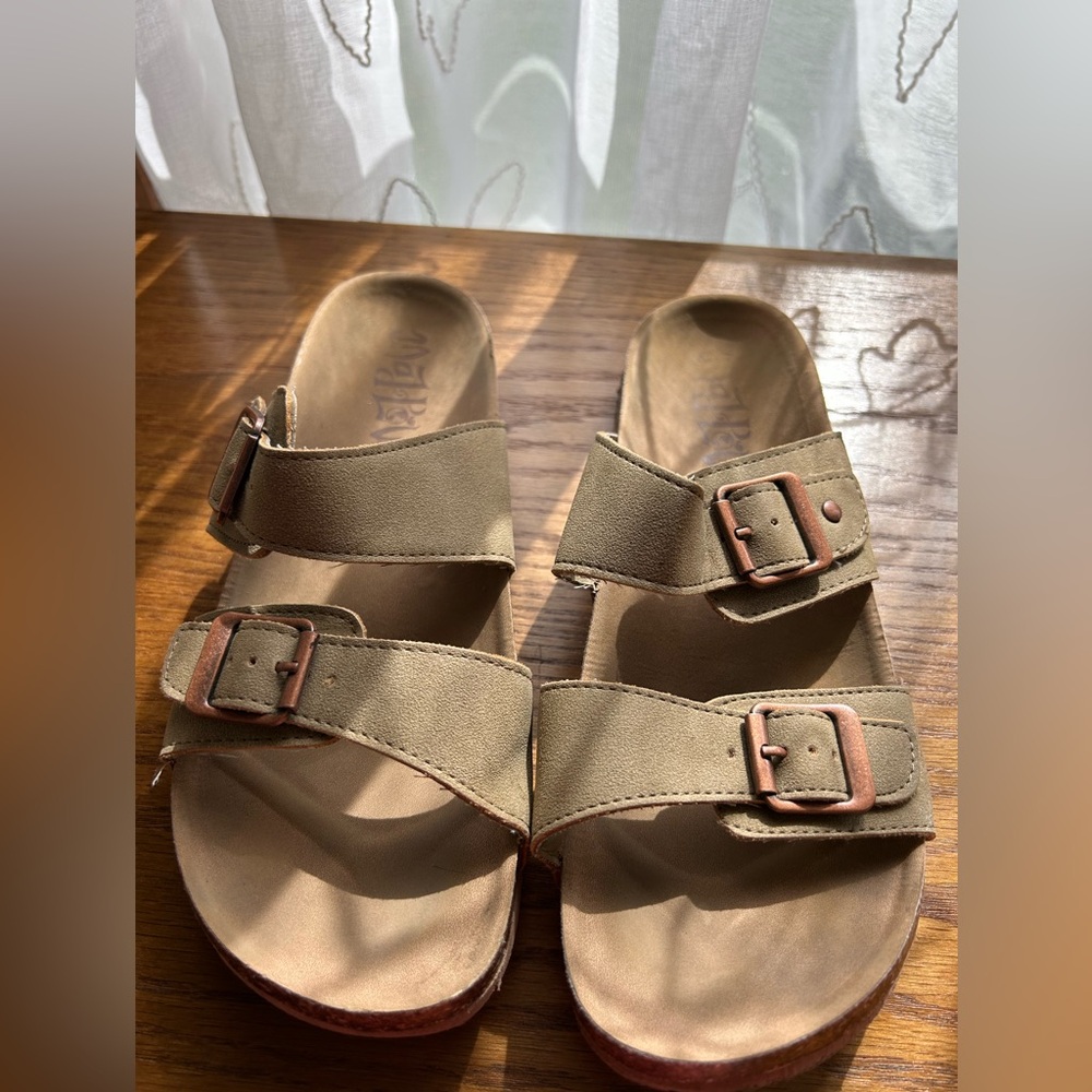 8 Mudpie Double Buckle Strappy Sandler Leather